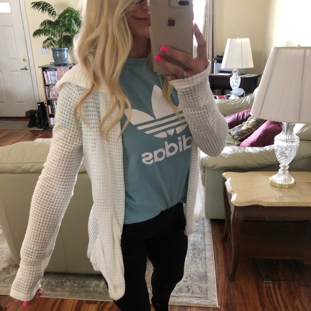 Cream/white cardigan